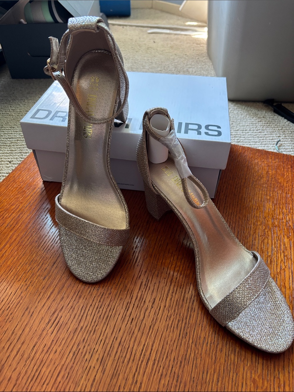 DREAM PARIS Glitter Gold, open toe, ankle strap dress shoe. 🆕NEW IN BOX. Sz. 8.5